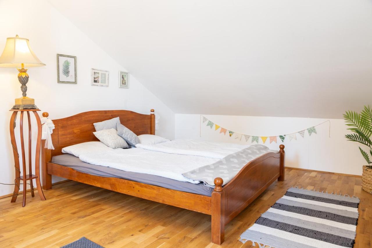 Vanilia Apartman Lägenhet Eger Exteriör bild